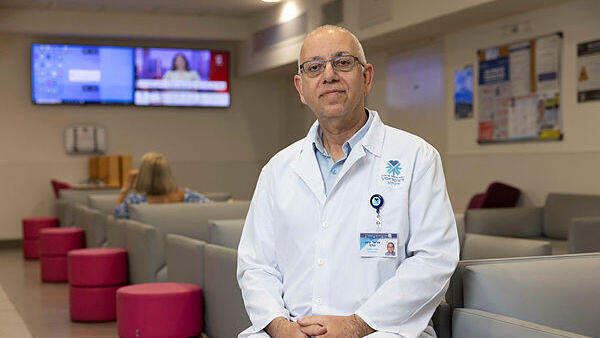 פרופ' עידו וולף מבית החולים איכילוב ראש בית הספר לרפואה באוניברסיטת תל אביב