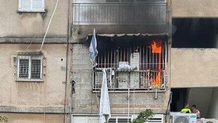 זירת השריפה בבניין המגורים בגבעת שמואל