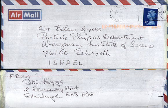 I received his life directly into my mailbox. The envelope that contained Peter Higgs’s letter to Eilam Gross (Photo: Eilam Gross) קיבלתי את חייו ישירות לתיבת הדואר. מעטפת המכתב של פיטר היגס לעילם גרוס