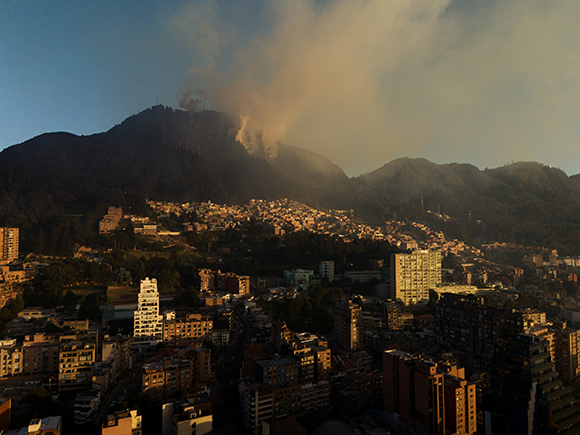The exceptional heat is linked to a series of extreme climate events, among them fires in the area of Bogotá, the capital of Colombia, in January this year