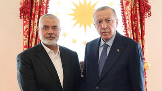 אסמאעיל הניה, יו"ר הלשכה המדינית של חמאס, בפגישה עם נשיא טורקיה, רג'פ טאיפ ארדואן