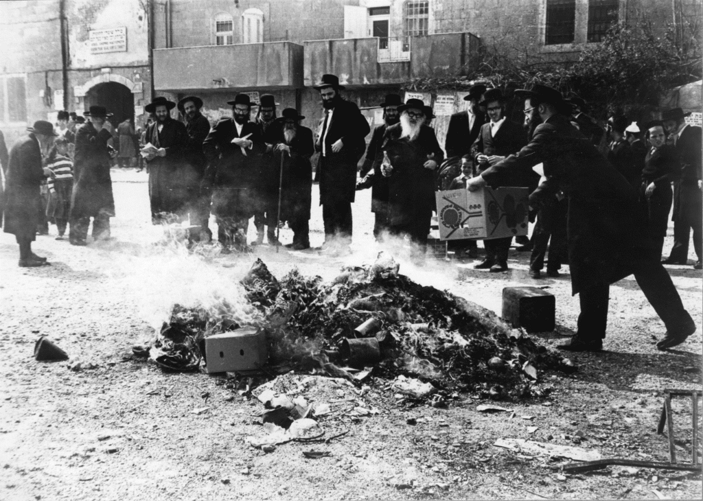 Burning of chametz in the Me'a She'arim neighborhood, 1983 