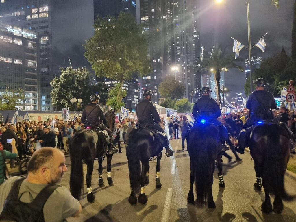 עימותים בין שוטרים למפגינים בתל אביב