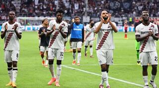 שחקני באייר לברקוזן מאושרים בסיום