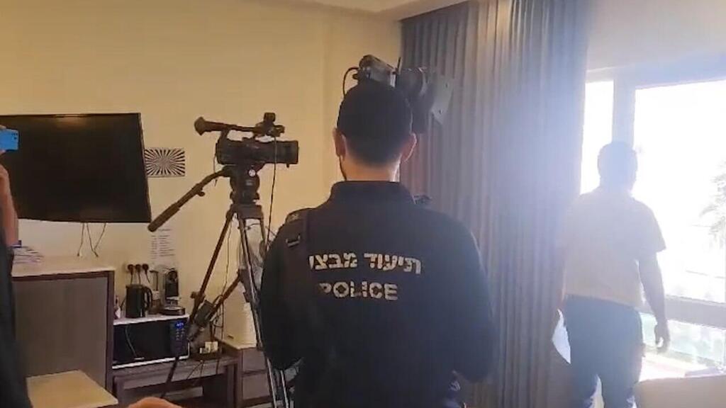 תיעוד מפשיטת כוחות ימ"ר על עמדת השידור של אל ג'זירה בירושלים