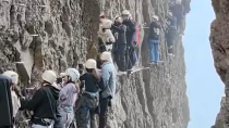 פקק של מטפסים בהר יאנדאנג 