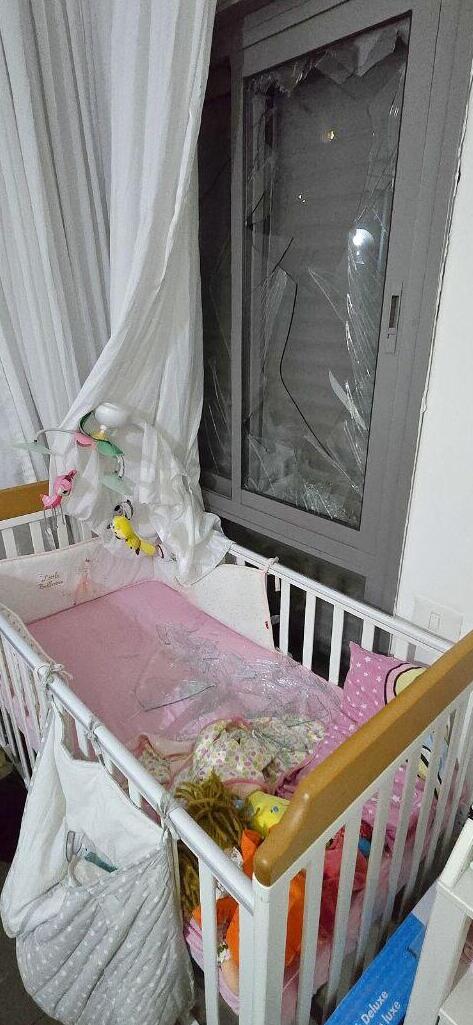 חלון חדר השינה של תינוקת בבאר שבע