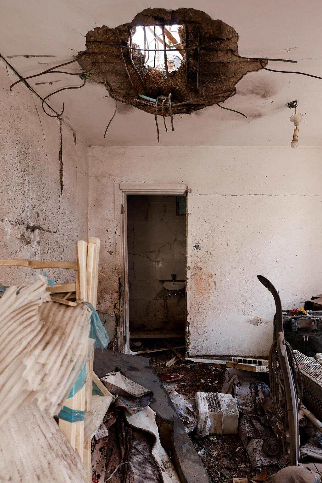 נזק לבית באשקלון