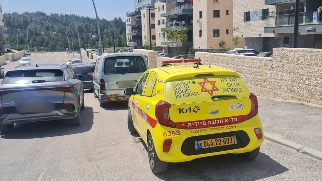 פעוטה בת שנתיים נשכחה ברכב ב בית שמש