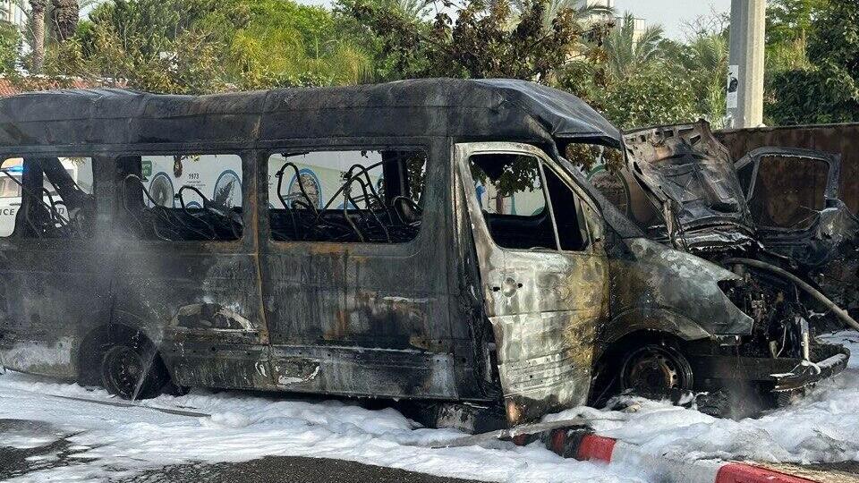 פיצוץ מיניבוס במחלף וולפסון באזור חולון ו תל אביב