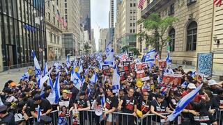 מצעד התמיכה בישראל עם משפחות החטופים, בשדרה החמישית בניו יורק, ארה"ב