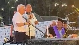 מהומה במהלך טקס חלוקת התארים במרכז האקדמי רמת גן, בזמן נאום פוליטי ד"ר חיים ויצמן