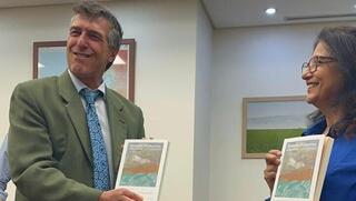 שגריר ישראל בדרום קוריאה עקיבא תור ורעייתו ד"ר נעמי תור