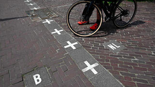העיירה בארלה הולנד בלגיה ה גבול המוזר בעולם