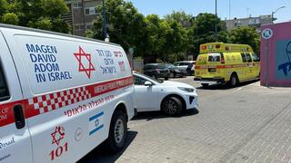 פעוטה נמצאה מחוסרת הכרה אחרי ששהתה זמן ממושך ברכב סגור ברחוב בן יהודה בשדרות