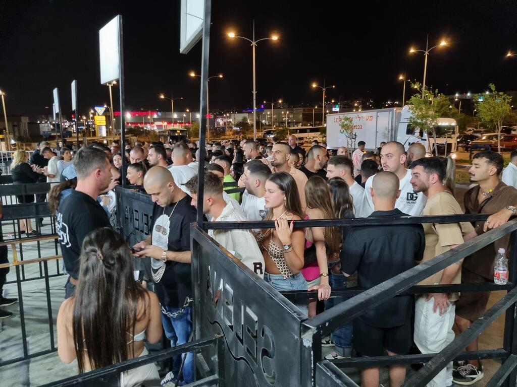 יצאנו לבדוק את חיי הלילה של אילת