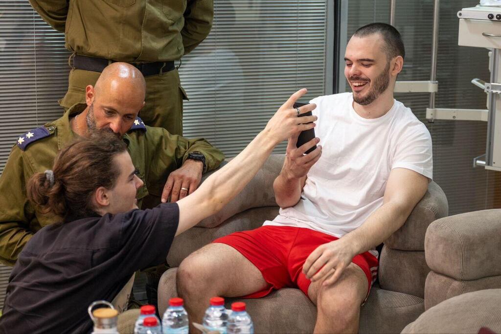 המפגש הראשון של אנדרי קוזלוב עם משפחתו