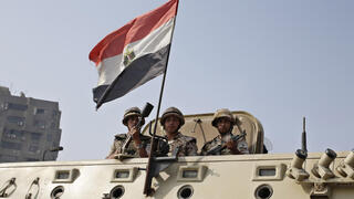 חיילים מצרים בזמן ההפיכה ב-2013