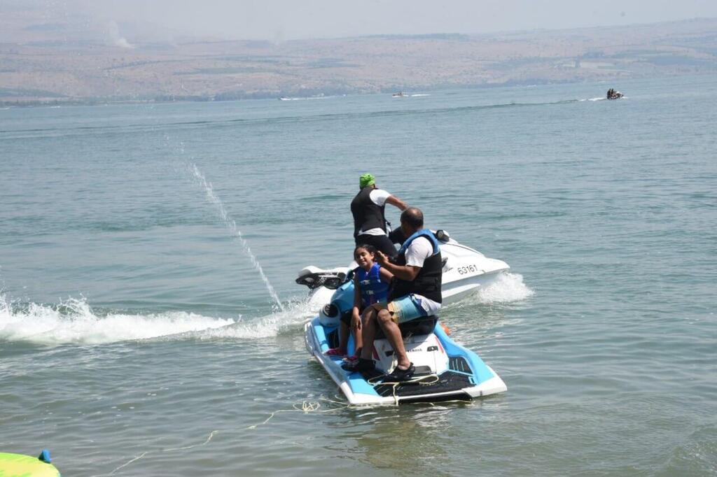 משפחות מבלים בכינרת בחג שבועות