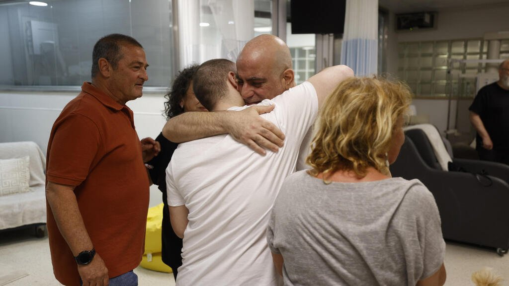 החטופים שחזרו מהשבי במבצע ארנון - שלומי זיו