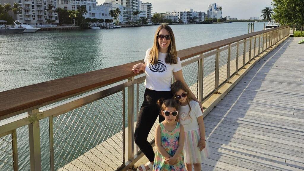 דורון כץ אשר ובנותיה אביב (3) ורז (5)
