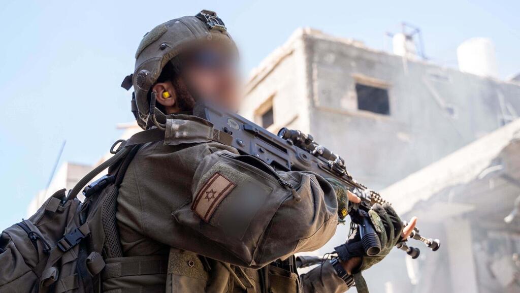 תיעוד ממצלמות גוף של לוחמי סיירת הנח"ל, אמצעי לחימה ופיר ומעבר בקיר ששימש מחבלים ברפיח