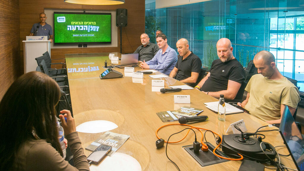 מסיבת העיתונאים של מפקדי ולוחמי המילואים בעזה