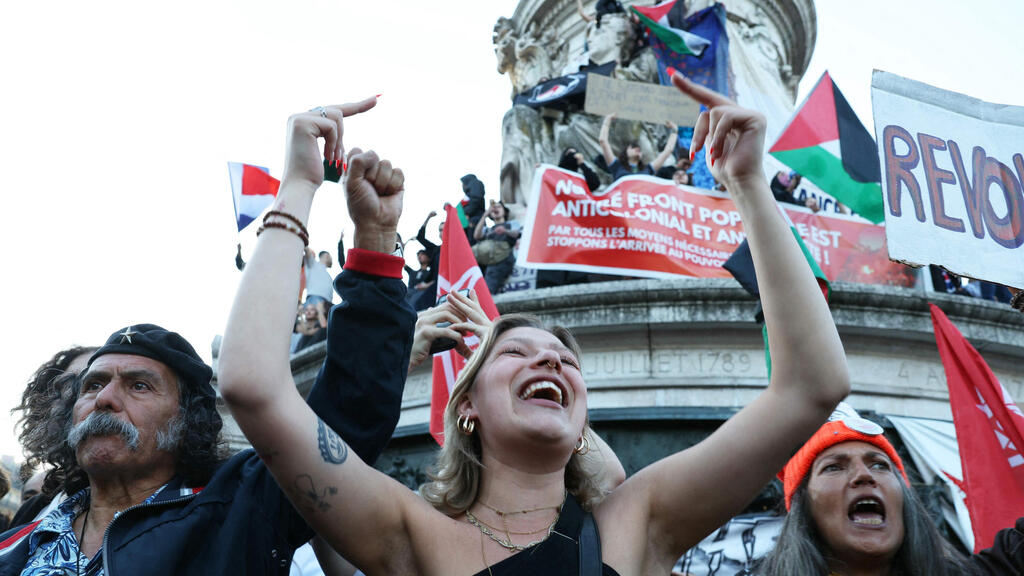 צרפת בחירות פרלמנט כיכר הרפובליקה ב פריז דגלי פלסטין תוצאות