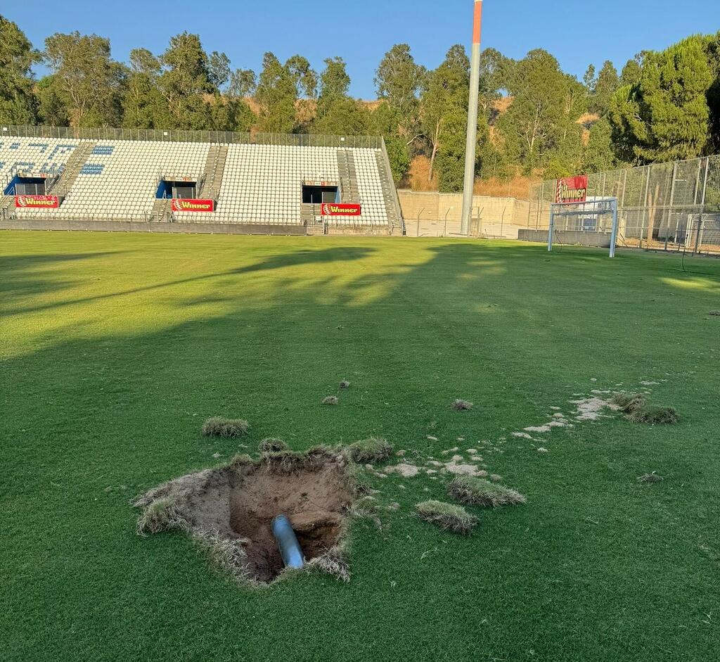 פגיעת הרקטה באצטדיון בקריית שמונה