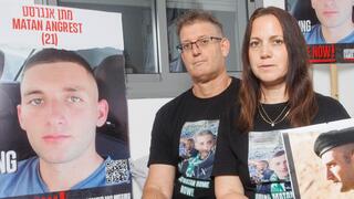 משפחתו של מתן אנגרסט החטוף בעזה