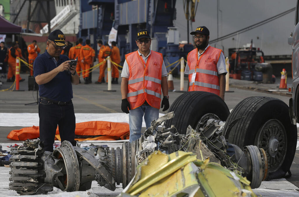 engine recovered from the crashed Lion Air jet in Jakarta, Indonesia, Nov. 4, 2018. The brand new Boeing 737 MAX 8 jet plunged into the Java Sea 