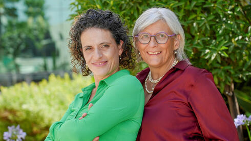  גבריאלה חבויניק (מימין) ועינת ברקן