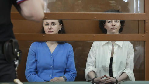 רוסיה משפט במאית ז'ניה ברקוביץ' מימין ו מחזאית סבטלנה פטריצ'וק
