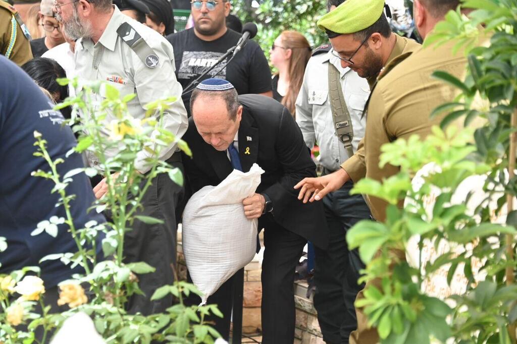 הלוויתו של רס"ל ולרי צ'פונוב