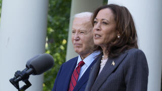 סגנית הנשיא קמלה האריס ו נשיא ארה"ב ג'ו ביידן 