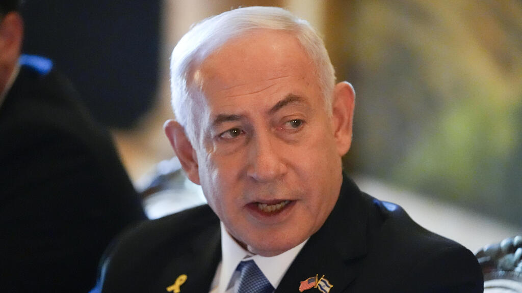 בנימין ושרה נתניהו נפגשים עם דונלד טראמפ ותמונתו של אריאל ביבס