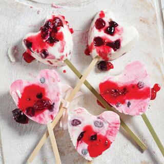 חטיפי גלידת יוגורט ופירות יער