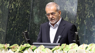 מסעוד פזשכיאן נשיא איראן טקס השבעה ב פרלמנט האיראני