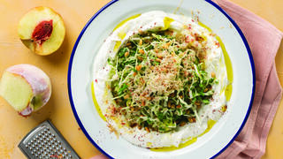  סלט כרוב וירוקים עם אפרסק קפוא