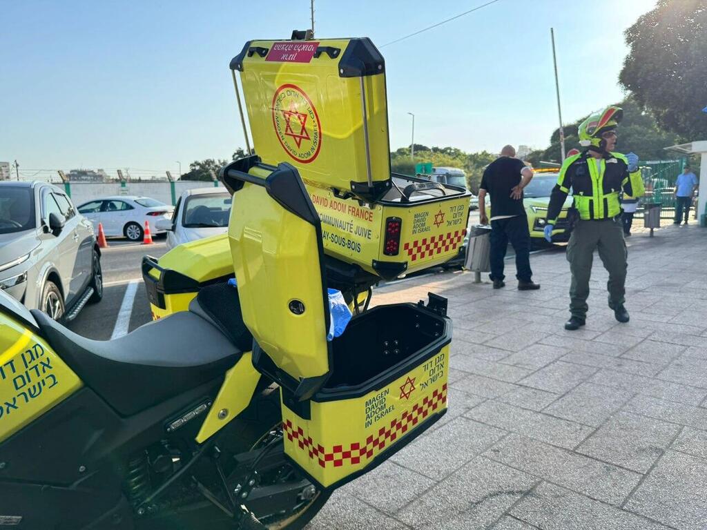 זירת אירוע הדקירה ברחוב משה דיין בחולון