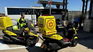 פיגוע דקירה במחסום המנהרות