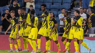 שחקני בית"ר ירושלים חוגגים