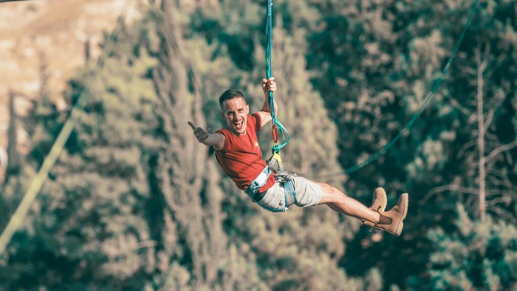 The new zipline ride (Photo: Eliyahu Yanai, City of David) האומגה הארוכה בישראל