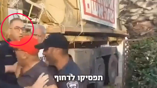 תיעוד ממקרי האלימות של עמית פולק למפגינים נגד הממשלה 