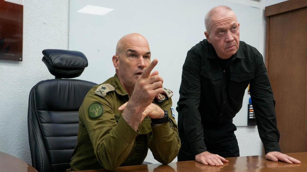 יואב גלנט בסקירה שמקבל בבסיס המודיעין שבצפון