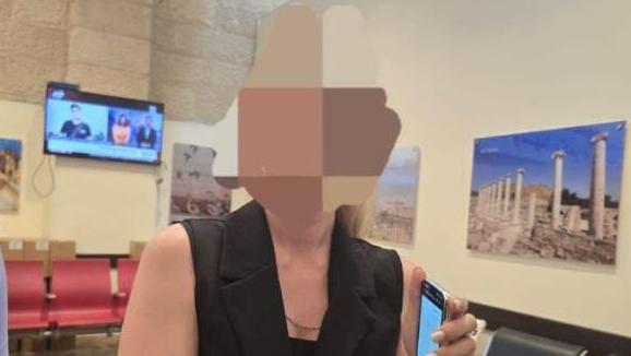 נוסעת זרה בעלת אזרחות רוסית אשר  כניסתה לישראל סורבה בנתב"ג תקפה בקרית גבול של רשות האוכלוסין וההגירה
