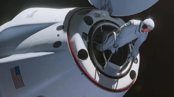  A private mission set to blur the boundaries between private and professional space missions. The spacewalk exit from the Dragon spacecraft 