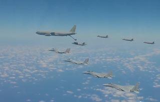 Air Force practices mid-flight refueling 