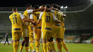 שחקני מכבי ת"א חוגגים