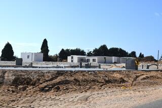 בית ספר יסודי חדש זמני שנבנה ליד קיבוץ לוחמי הגטאות